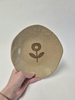 Ceramic plate in beige