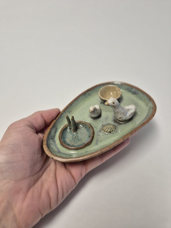 Ceramic jewelry holder