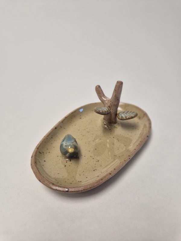 Ceramic jewelry holder
