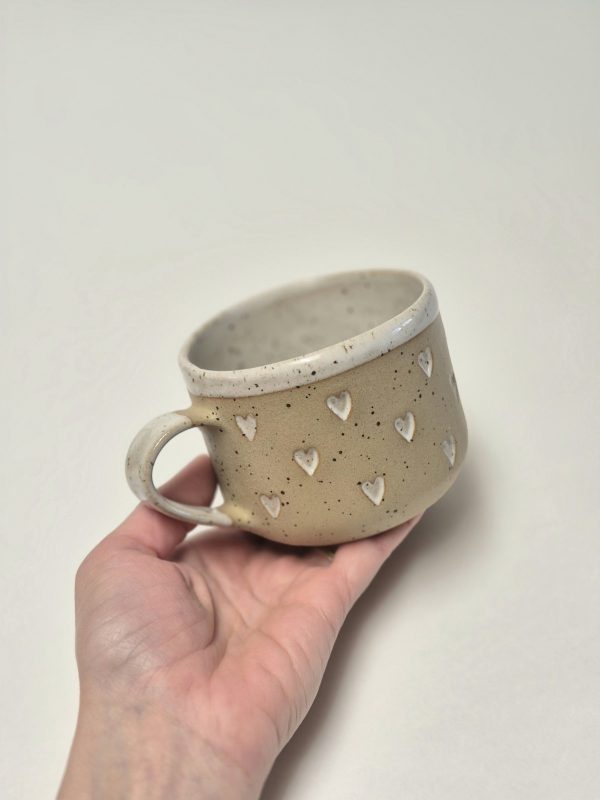 20260409_115017_kopija_1200x1600 Ceramic mug with hearts