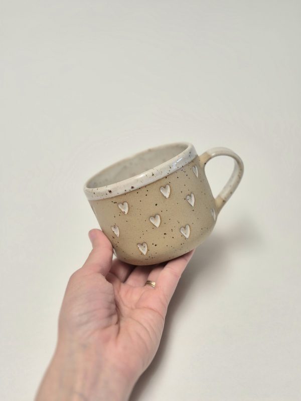 20260409_115027_kopija_1200x1600 Ceramic mug with hearts